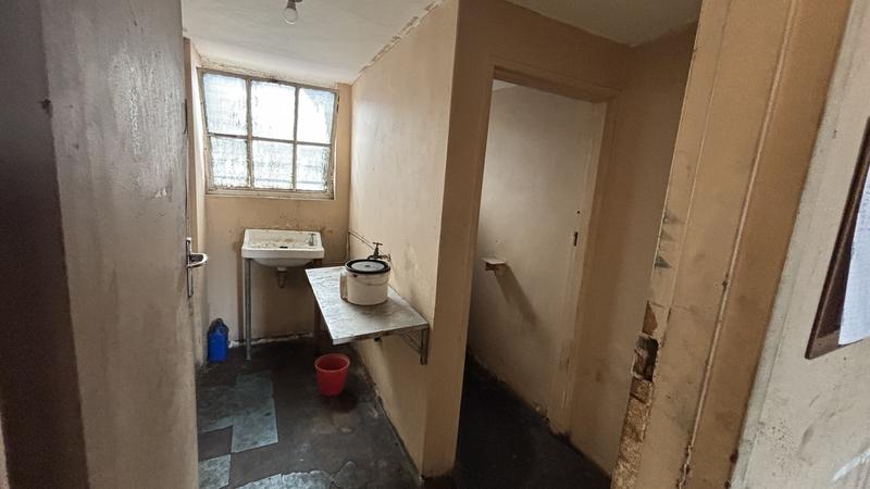 To Let commercial Property for Rent in Maitland Western Cape